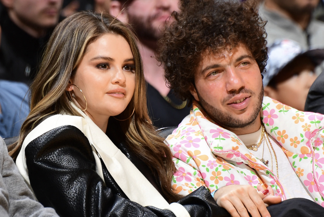 H&ocirc;n nh&acirc;n ngọt ng&agrave;o của Selena Gomez v&agrave; "ph&ugrave; thủy &acirc;m nhạc" Benny Blanco - Ảnh 4.