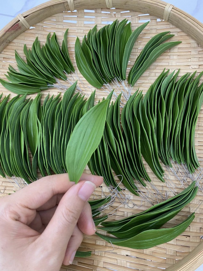 Nữ cử nhân gác bằng ĐH, theo nghề làm hoa đất sét gây ngỡ ngàng vì... - Ảnh 9.