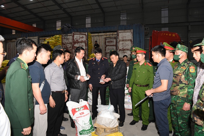 Trưởng khoa Dược Viện Y học cổ truyền T.Ư bị bắt v&igrave; bu&ocirc;n lậu 50 tấn caffeine - Ảnh 1.