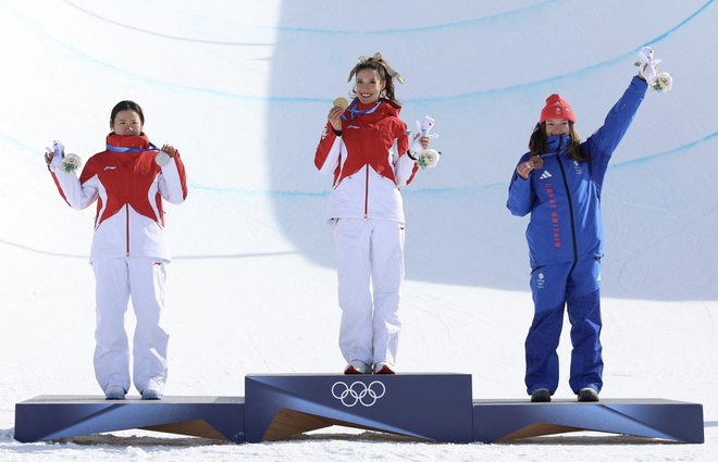 'Công chúa tuyết' Eileen Gu tiết lộ điều đặc biệt sau 6 lần giành huy chương Olympic - Ảnh 1.