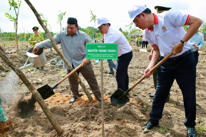 TP.HCM tổ chức trồng c&acirc;y mừng sinh nhật B&aacute;c - Ảnh 5.