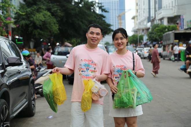 Hải sản Hạ Long giá tăng chót vót, tiểu thương ‘thu tiền mỏi tay’- Ảnh 6.
