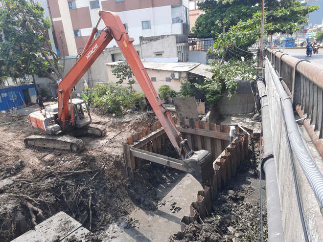 Đã đặt biển báo và khai thông cống thoát nước- Ảnh 2. Đã đặt biển báo và khai thông cống thoát nước- Ảnh 2.