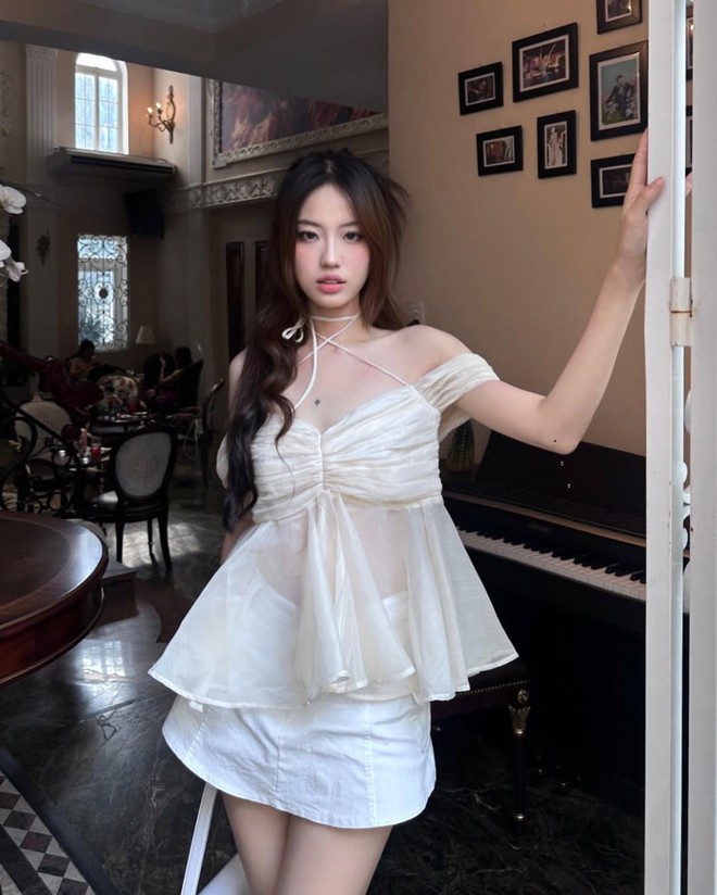 Mùa hè rực rỡ cùng những chiếc áo babydoll mát mẻ - Ảnh 8.