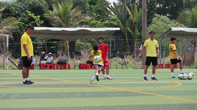 Tuyển sinh cho Học viện Bóng đá Trường Tươi Đồng Nai: Bật khóc khi trúng tuyển- Ảnh 12. Tuyển sinh cho Học viện Bóng đá Trường Tươi Đồng Nai: Bật khóc khi trúng tuyển- Ảnh 12.
