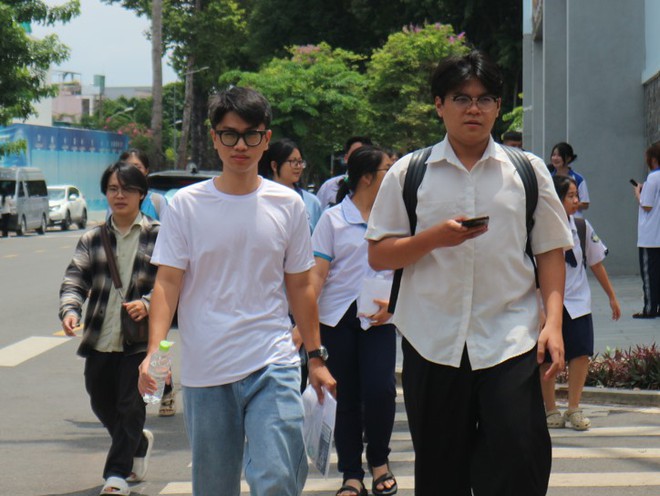 Thí sinh nói đề thi đánh giá năng lực vừa sức với… giáo viên - Ảnh 9.