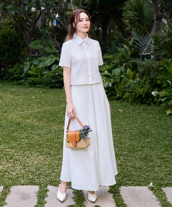 Áo crop, quần shorts, chân váy chữ A làm mới tủ đồ công sở hè - Ảnh 9.