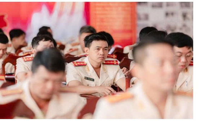 &lsquo;Nếu được chọn lần nữa t&ocirc;i vẫn chọn ng&agrave;nh c&ocirc;ng an&rsquo; - Ảnh 1.