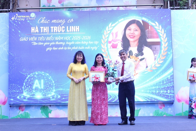 Ng&agrave;y tổng kết năm học, c&acirc;u chuyện x&uacute;c động ở s&acirc;n trường - Ảnh 8.