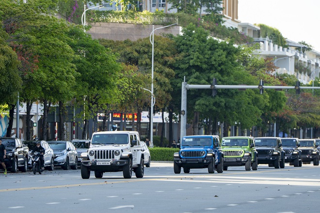 Mang d&agrave;n xe Jeep, RAM tiền tỉ đua rally: M&agrave;n &lsquo;ch&agrave;o h&agrave;ng&rsquo; tốn k&eacute;m của THACO - Ảnh 2.