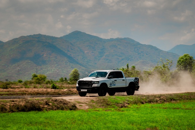 Mang d&agrave;n xe Jeep, RAM tiền tỉ đua rally: M&agrave;n &lsquo;ch&agrave;o h&agrave;ng&rsquo; tốn k&eacute;m của THACO - Ảnh 6.