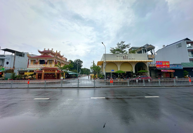 Rốn ngập ở TP.HCM 'thay da đổi thịt': Người dân 'quá vui' vì thoát cảnh lội nước - Ảnh 8.
