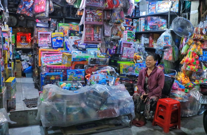 Rốn ngập ở TP.HCM 'thay da đổi thịt': Người dân 'quá vui' vì thoát cảnh lội nước - Ảnh 15.