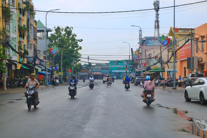 Rốn ngập ở TP.HCM 'thay da đổi thịt': Người dân 'quá vui' vì thoát cảnh lội nước - Ảnh 21.