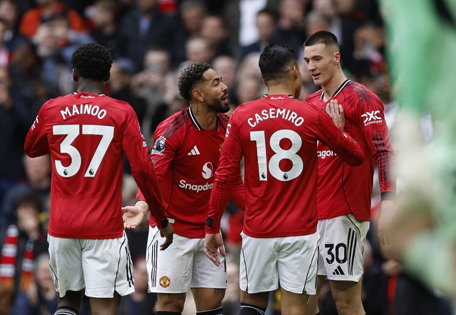 M.U thắng nghẹt thở Liverpool ở trận đấu hay kinh khủng, ch&iacute;nh thức c&oacute; v&eacute; dự Champions League- Ảnh 3.