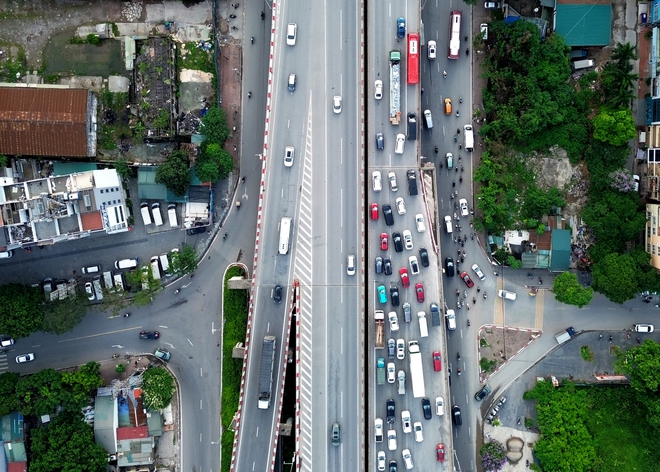 CSGT ph&acirc;n l&agrave;n c&aacute;ch 40 km, cửa ng&otilde; H&agrave; Nội dễ thở ng&agrave;y cuối nghỉ lễ - Ảnh 6.