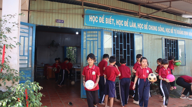Nh&agrave; trường 'k&ecirc;u cứu' v&igrave; lớp học xuống cấp trong v&ugrave;ng quy hoạch b&ocirc; x&iacute;t - Ảnh 20.