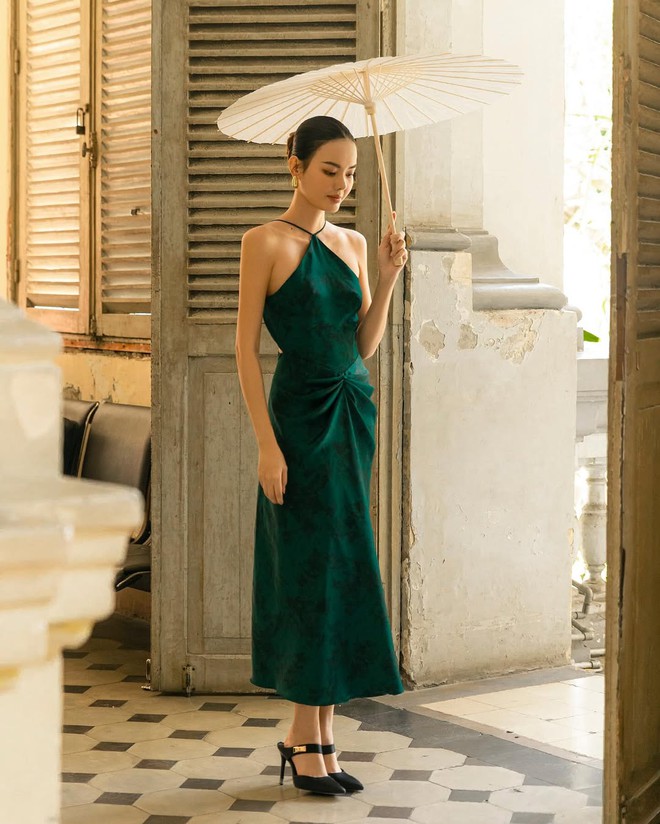 Tỏa sáng nét kiêu sa cùng váy lụa- Ảnh 2. Tỏa sáng nét kiêu sa cùng váy lụa- Ảnh 2.