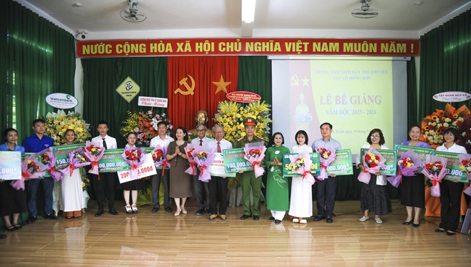 Hơn 2,5 tỉ đồng tiếp sức Trung tâm nuôi dạy trẻ khuyết tật Võ Hồng Sơn - Ảnh 8.