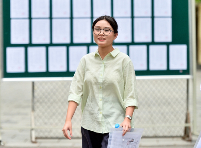 Đề văn thi v&agrave;o lớp 10 được khen thực tế, nhiều th&iacute; sinh tự tin tr&ecirc;n 8 điểm- Ảnh 7.