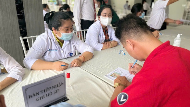 TP.HCM khởi động khám sức khỏe cho 1 triệu công nhân, người lao động- Ảnh 4. TP.HCM khởi động khám sức khỏe cho 1 triệu công nhân, người lao động- Ảnh 4.