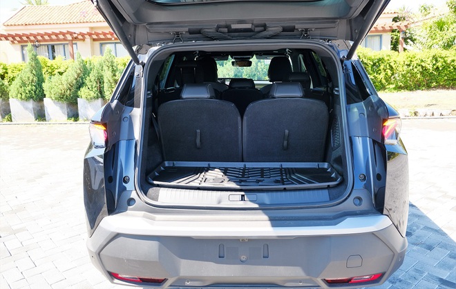 Giá gần 1,4 tỉ Peugeot 5008 mới có gì cạnh tranh ở nhóm SUV, crossover gia đình? - Ảnh 12.