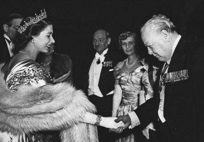 B&iacute; mật được Nữ ho&agrave;ng Elizabeth II giữ k&iacute;n với cả gia đ&igrave;nh- Ảnh 4.
