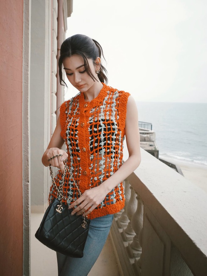 Giải mã sức hút áo gile mùa nắng: nhẹ, thoáng mà vẫn 'chất'- Ảnh 7.