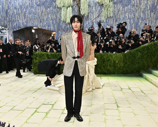 Blackpink g&acirc;y sốt khi hội ngộ tại Met Gala - Ảnh 14.