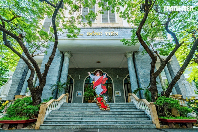 Nh&agrave; thờ Đồng Tiến 'kh&ocirc;ng cột' ở TP.HCM, dấu ấn người thiết kế Dinh Độc Lập- Ảnh 7.