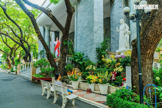 Nh&agrave; thờ Đồng Tiến 'kh&ocirc;ng cột' ở TP.HCM, dấu ấn người thiết kế Dinh Độc Lập- Ảnh 8.