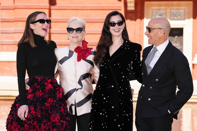 Người đẹp nhất thế giới 2026&rsquo;, Anne Hathaway lộ gương mặt kh&aacute;c lạ nghi lạm dụng botox - Ảnh 1.