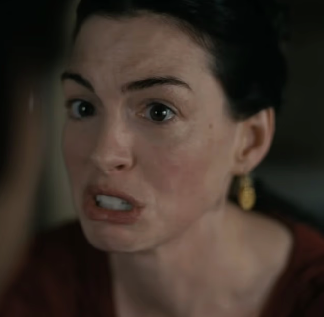Người đẹp nhất thế giới 2026&rsquo;, Anne Hathaway lộ gương mặt kh&aacute;c lạ nghi lạm dụng botox - Ảnh 3.
