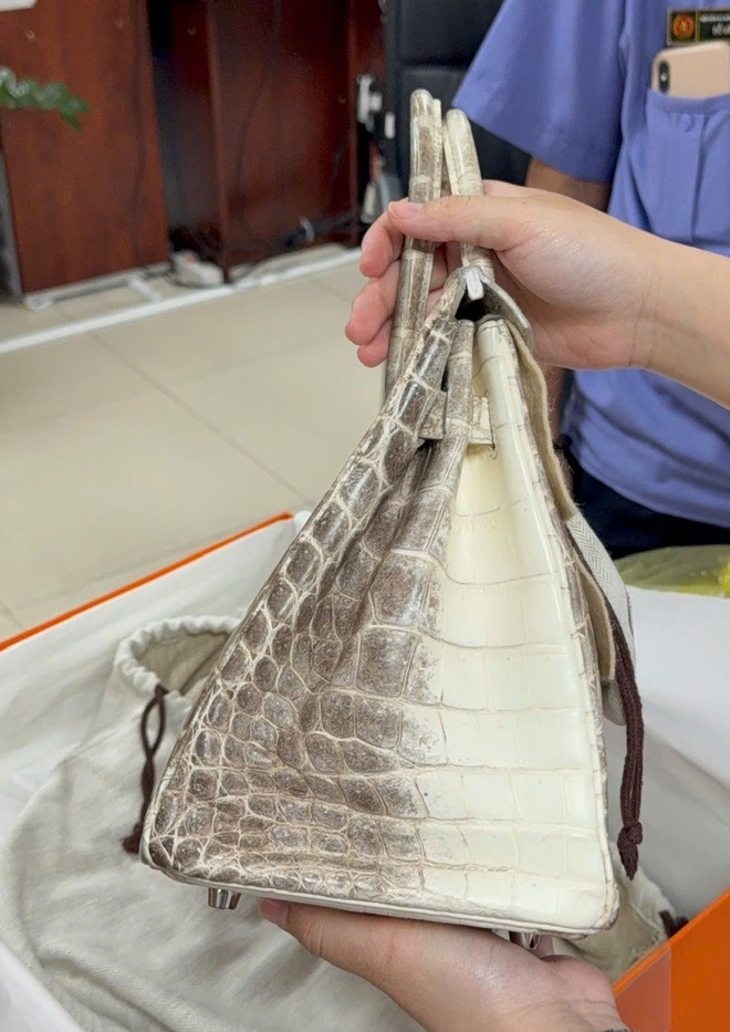 Đấu gi&aacute; trực tuyến 2 t&uacute;i HERMES của b&agrave; Trương Mỹ Lan - Ảnh 5.