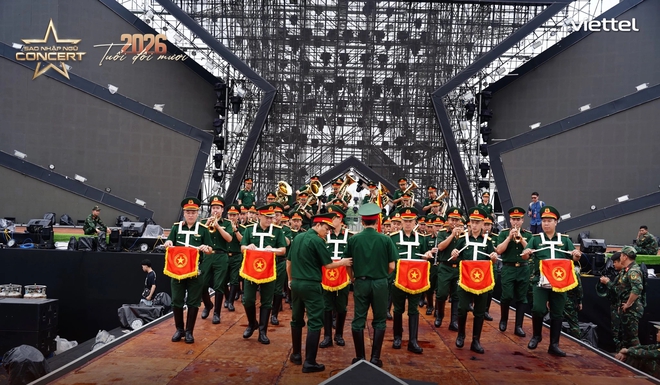 Xe tăng T-54B 'gặp gỡ' khán giả trên sân khấu 'Sao nhập ngũ Concert 2026'- Ảnh 1. Xe tăng T-54B 'gặp gỡ' khán giả trên sân khấu 'Sao nhập ngũ Concert 2026'- Ảnh 1.