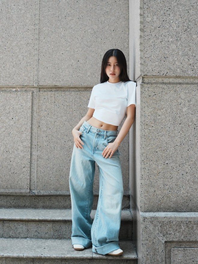 Phối đồ với áo crop top giúp nàng khoe dáng đầy cuốn hút - Ảnh 1.