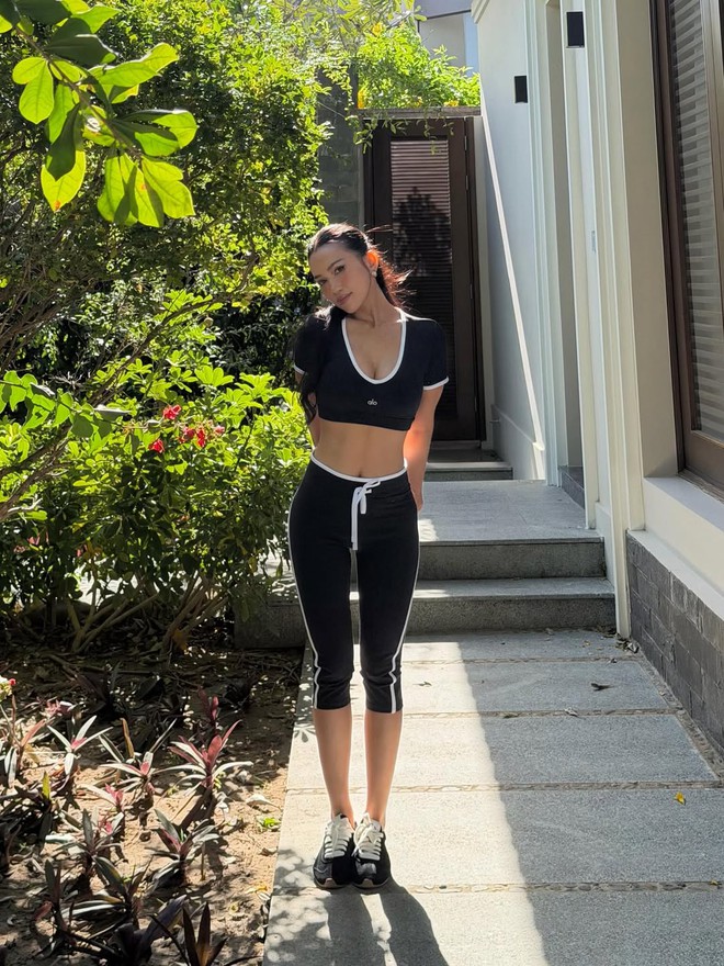 Phối đồ với áo crop top giúp nàng khoe dáng đầy cuốn hút - Ảnh 6.