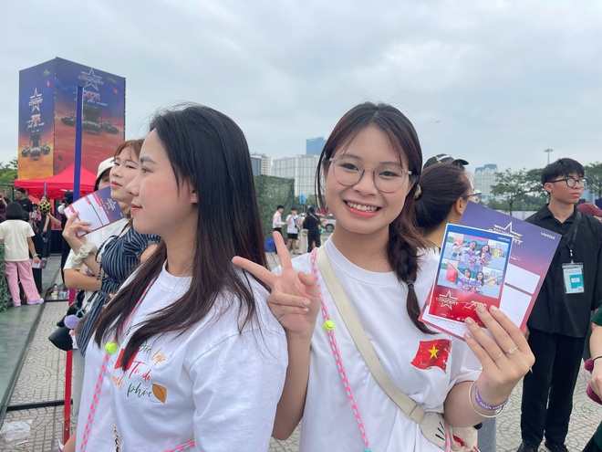 Xe tăng T-54B 'gặp gỡ' khán giả trên sân khấu 'Sao nhập ngũ Concert 2026'- Ảnh 15. Xe tăng T-54B 'gặp gỡ' khán giả trên sân khấu 'Sao nhập ngũ Concert 2026'- Ảnh 15.