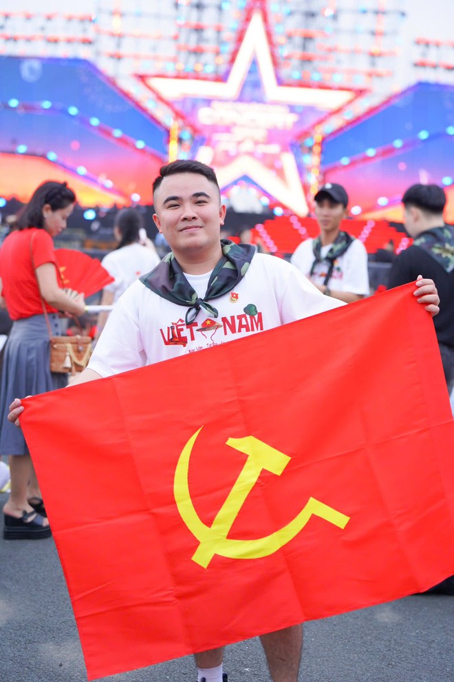 Xe tăng T-54B 'gặp gỡ' khán giả trên sân khấu 'Sao nhập ngũ Concert 2026'- Ảnh 14. Xe tăng T-54B 'gặp gỡ' khán giả trên sân khấu 'Sao nhập ngũ Concert 2026'- Ảnh 14.