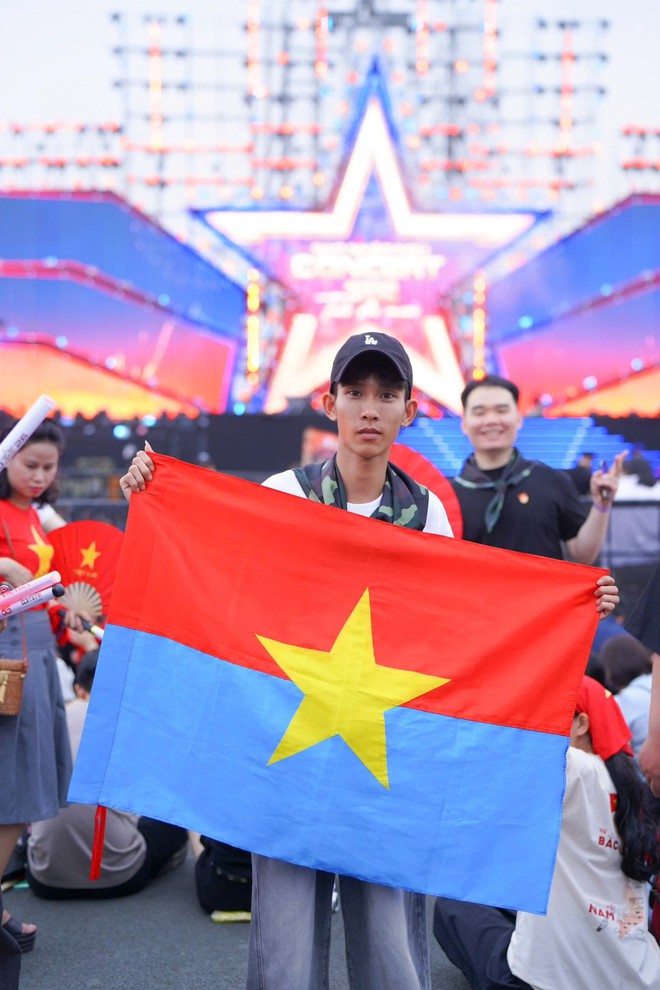 Xe tăng T-54B 'gặp gỡ' khán giả trên sân khấu 'Sao nhập ngũ Concert 2026'- Ảnh 12. Xe tăng T-54B 'gặp gỡ' khán giả trên sân khấu 'Sao nhập ngũ Concert 2026'- Ảnh 12.