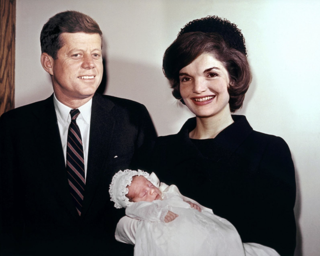 V&igrave; sao Đệ nhất phu nh&acirc;n Mỹ coi Madonna l&agrave; 'vết nhơ' của gia tộc Kennedy?- Ảnh 1.