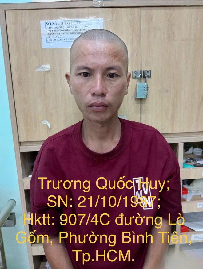 TP.HCM: Bắt nhóm cắt trộm nhiều súng sạc tại trạm sạc xe điện - Ảnh 2.