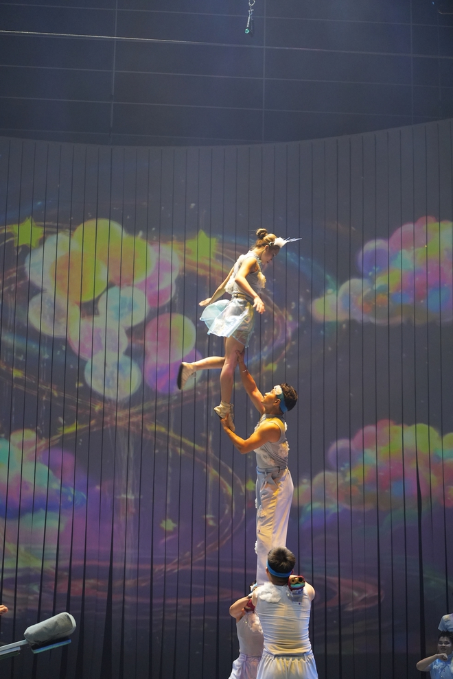 'Mơ show' mở màn hoành tráng, mãn nhãn tại rạp xiếc 'nghìn tỉ' mới của TP.HCM - Ảnh 7.