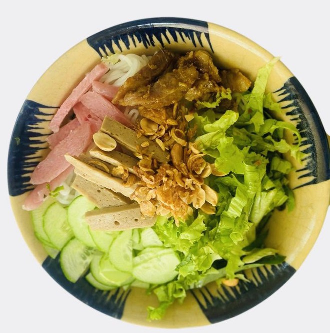 Đi t&igrave;m qu&aacute;n b&uacute;n cua thối Gia Lai hiếm c&oacute; ở TP.HCM: 'Thum thủm m&agrave;&hellip; lỡ ghiền!' - Ảnh 11.