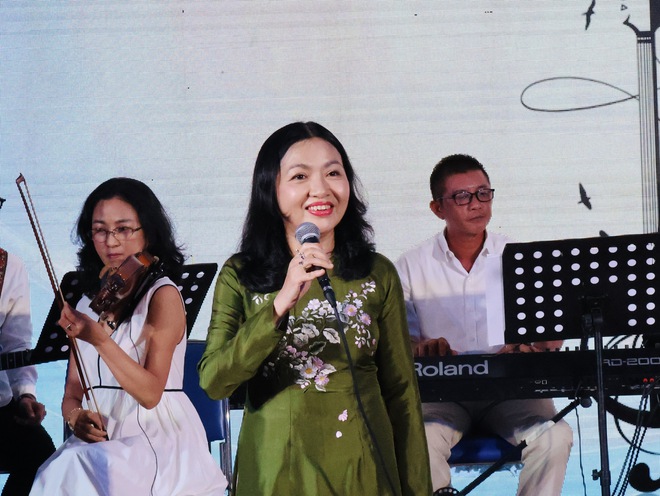 Bác sĩ TP.HCM hát gây quỹ, mang lại ánh sáng cho bệnh nhi khó khăn- Ảnh 7.