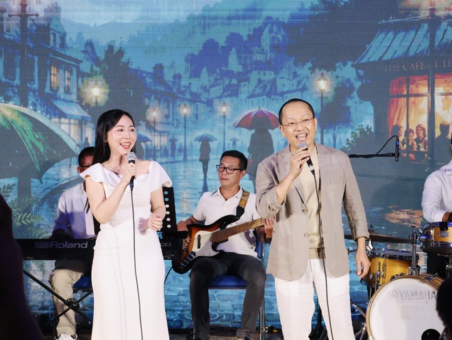 Bác sĩ TP.HCM hát gây quỹ, mang lại ánh sáng cho bệnh nhi khó khăn- Ảnh 6.