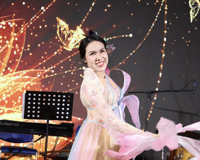 Bác sĩ TP.HCM hát gây quỹ, mang lại ánh sáng cho bệnh nhi khó khăn- Ảnh 5.