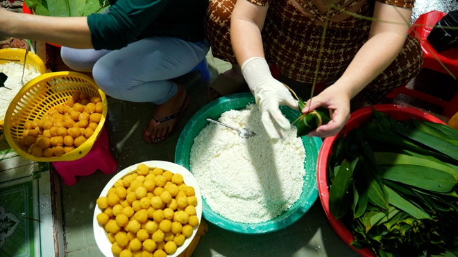 Hẻm bánh ú tro đỏ lửa, giữ hồn Tết Đoan Ngọ suốt hơn nửa thế kỷ - Ảnh 13.
