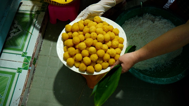 Hẻm bánh ú tro đỏ lửa, giữ hồn Tết Đoan Ngọ suốt hơn nửa thế kỷ - Ảnh 14.