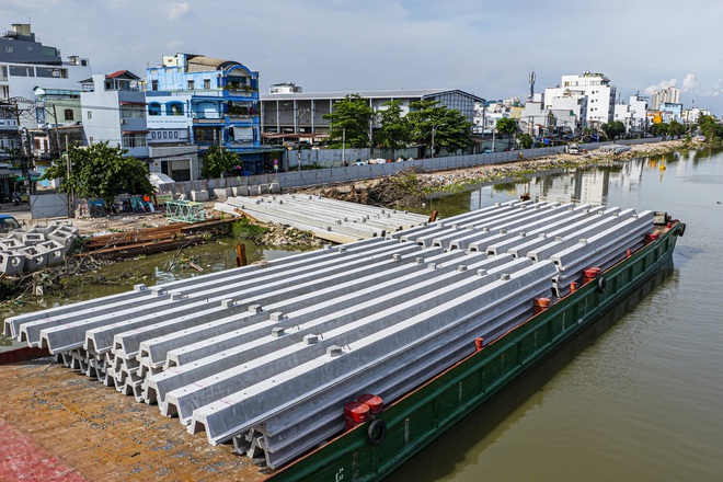 Toàn cảnh bờ bắc kênh Đôi 7.300 tỉ đồng sau gần 1 năm thi công ở TP.HCM - Ảnh 11.